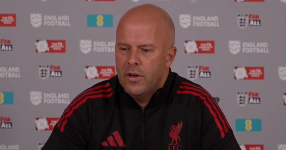 Arne Slot sends message to Alexander Isak and addresses Liverpool transfer fears