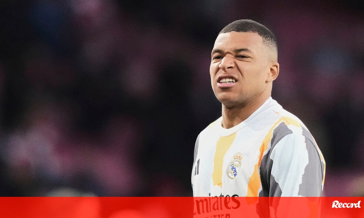 <![CDATA[ Febre, fechado no quarto e quase sem conseguir comer: o que se passa afinal com Mbappé? ]]>