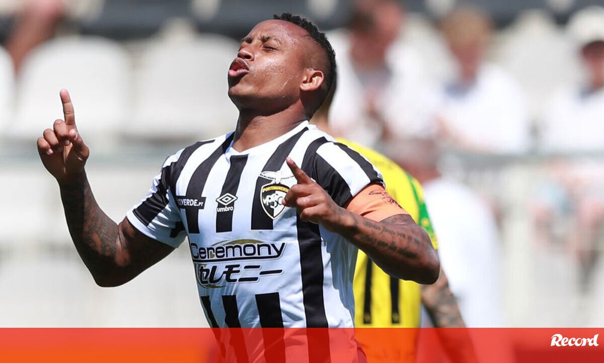 <![CDATA[ Extremo Paulo Vítor troca Portimonense pelos ucranianos do Karpaty Lviv ]]>