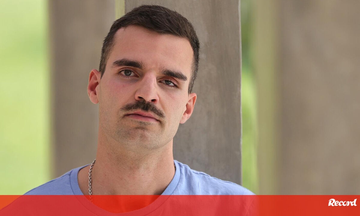 <![CDATA[ Bernardo Topa recorda dia em que perdeu o olho esquerdo: «Houve um excesso enorme na carga policial» ]]>