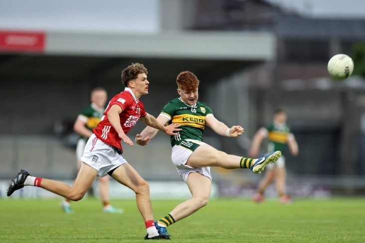 Kerry besiegt Cork und holt sich zum dritten Mal in Folge den Munster MFC-Titel