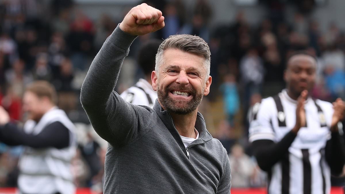 THE PREVIEW: It's only a matter of time before clubs take note of Robinson's St Mirren miracle