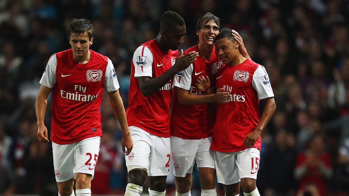 L'ex stella dell'Arsenal, 38 anni, è così irriconoscibile che persino i commentatori di Sky Sports "non riescono a riconoscerlo"