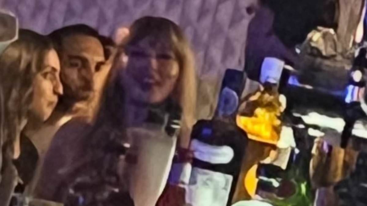 Taylor Swift trifft Travis Kelce in Nashville am Eröffnungsabend seiner NFL-Wohltätigkeitsveranstaltung