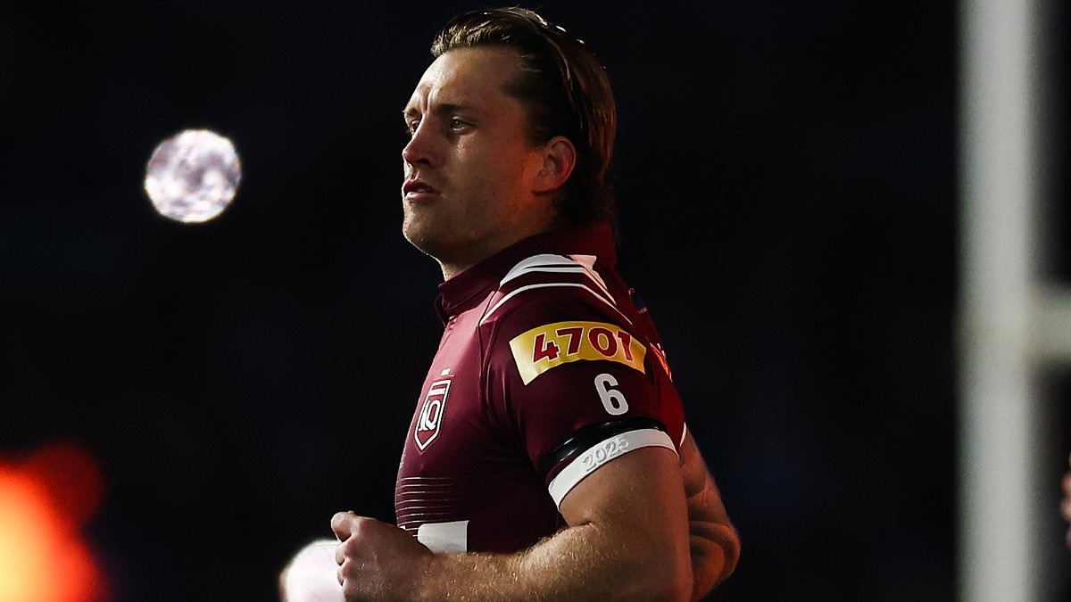 Cameron Munster looked to the sky and sent his dad a message as he ran out for State of Origin just days after his death. Here's what he asked for...