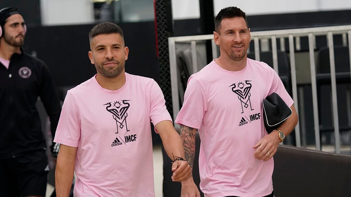 Lionel Messi ist „extrem verärgert“, nachdem er eine bizarre Sperre in der MLS erhalten hat – während Inter Miamis Star und Teamkollege Jordi Alba mit einer „drakonischen“ Sperre belegt wurde.