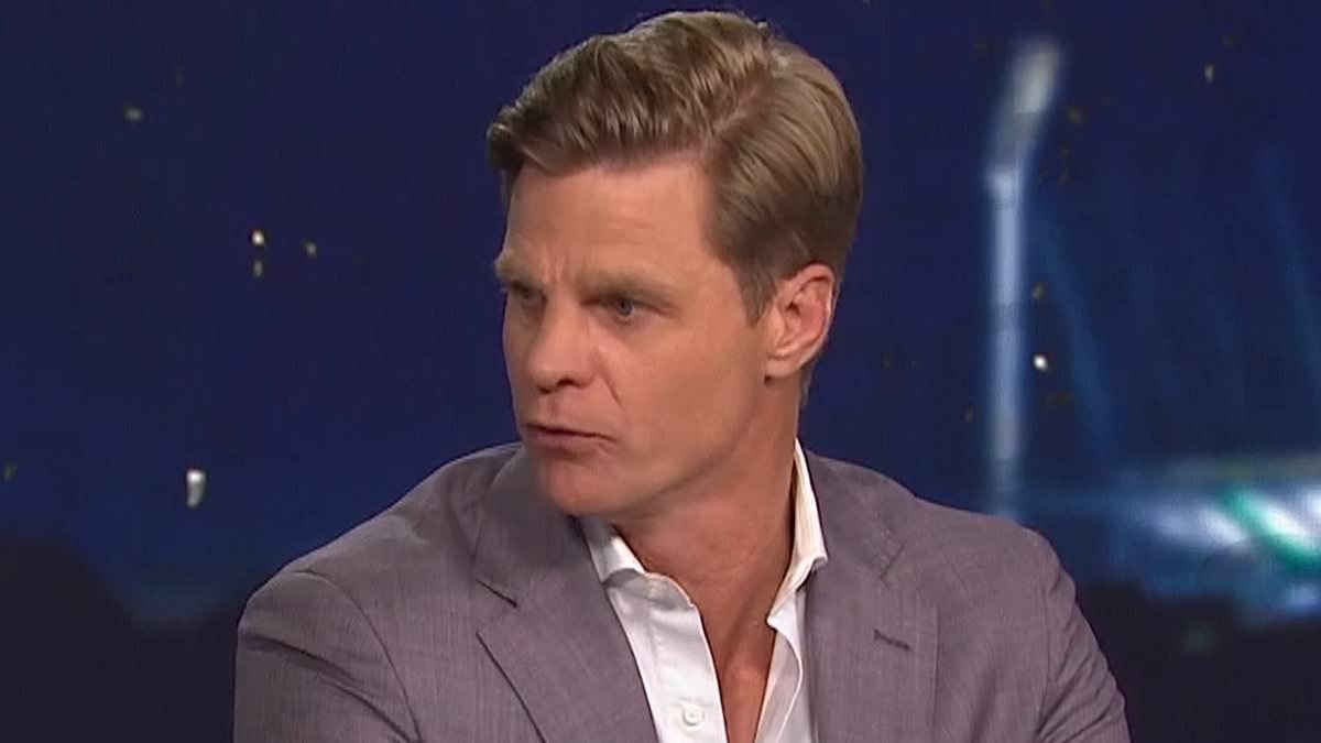 As tensões no programa do Canal Sete EXPLODEM quando Nick Riewoldt exige um pedido de desculpas da proeminente personalidade da mídia Caroline Wilson por calúnia sobre 'sexismo'