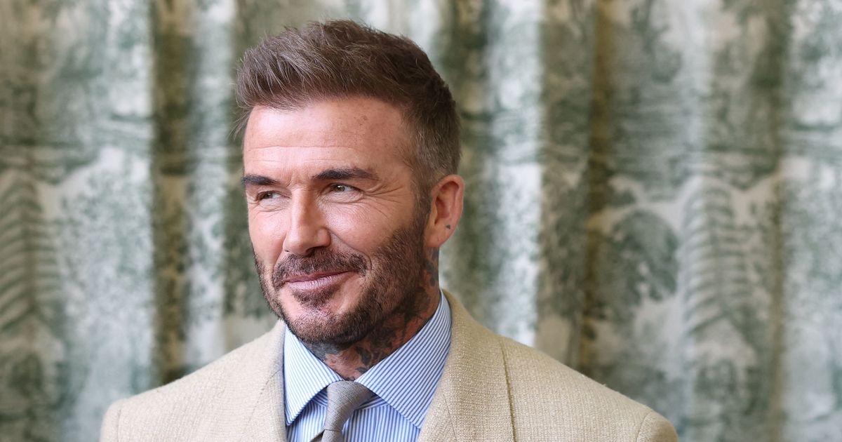 David Beckham finalmente recibe un 'honor humilde' después de correos electrónicos filtrados y una furiosa explosión de seis palabras