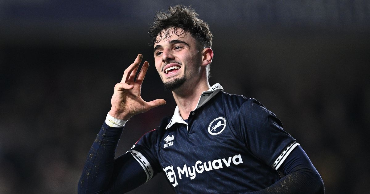 A estrela do Millwall, Mihailo Ivanovic, fala sobre a nova temporada, a vida no campeonato e os conselhos de Aleksandar Mitrovic