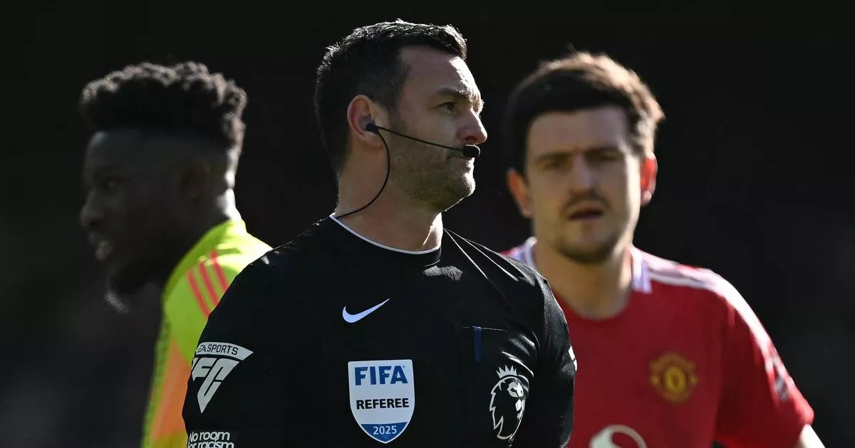 Everton star breaks ranks to call out referee Andy Madley after Man Utd controversy