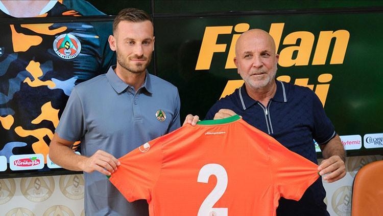 Alanyaspor hernieuwde hun huwelijk met Fidan Aliti!