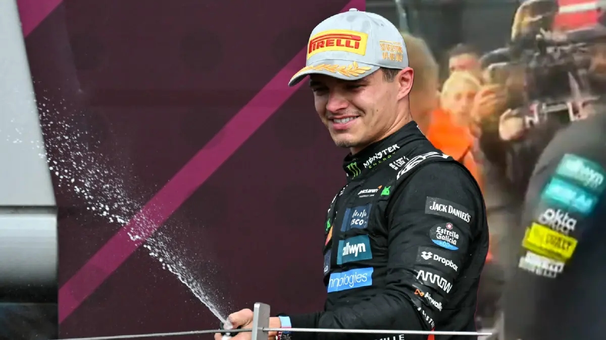 Video | Lando Norris si è spaventato mentre festeggiava la vittoria nel GP di Gran Bretagna: un colpo all'occhio.
