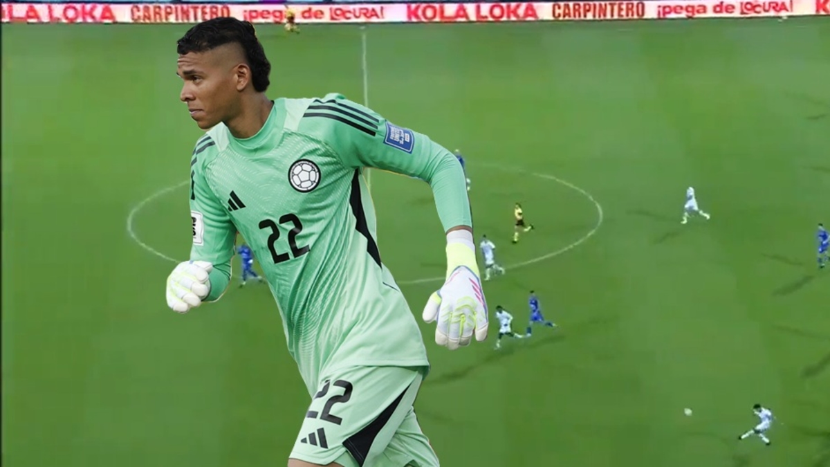 Kevin Mier, novamente destacado pelo Cruz Azul: recebeu gol de fora do meio-campo, vídeo