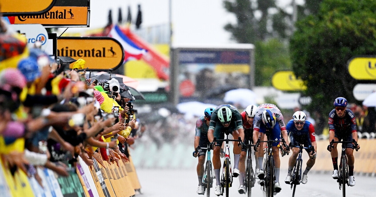 Sessiz bir gün değildi. Tour de France'ın 17. etabını Jonathan Milan kazandı.