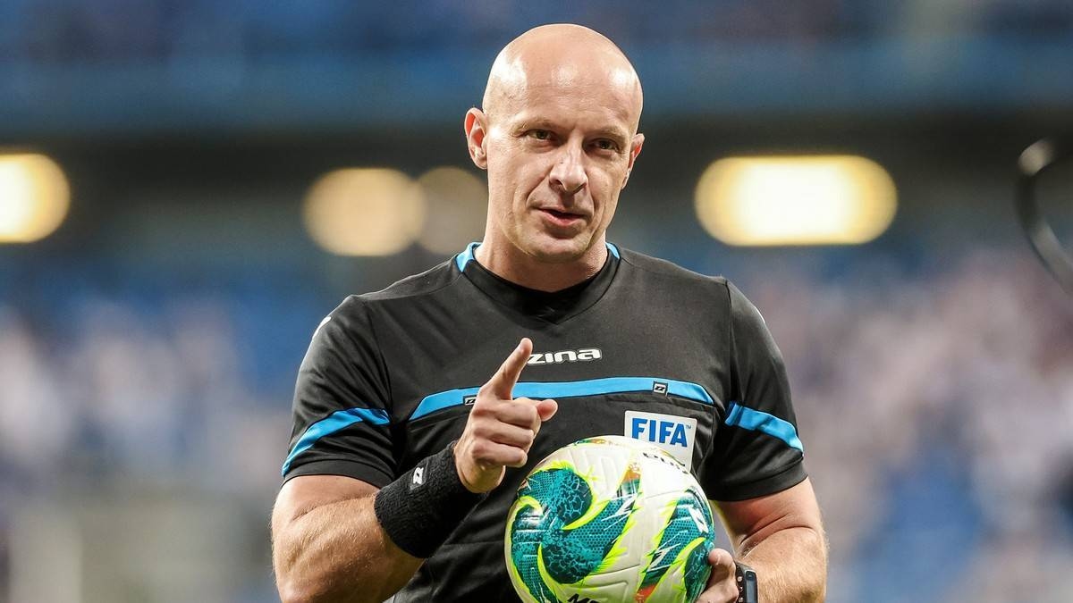 Szymon Marciniak in testa alla semifinale del Campionato del Mondo! Un successo assoluto!