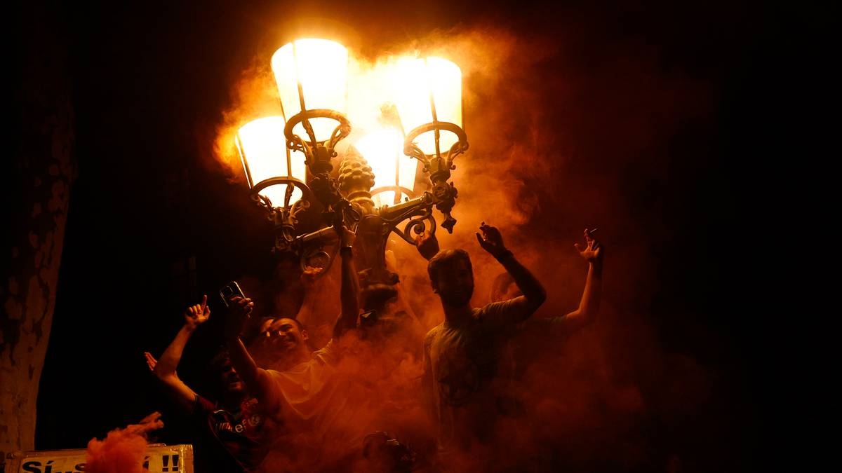 Barcelona ging niet slapen na het kampioenschap! Feest op straat (FOTO'S)