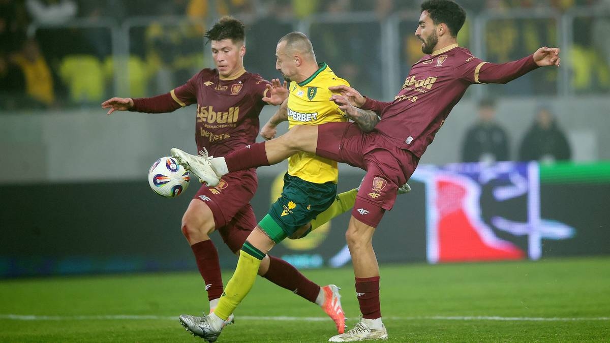 One match, two interrupted streaks. Four goals in the Upper Silesian derby.