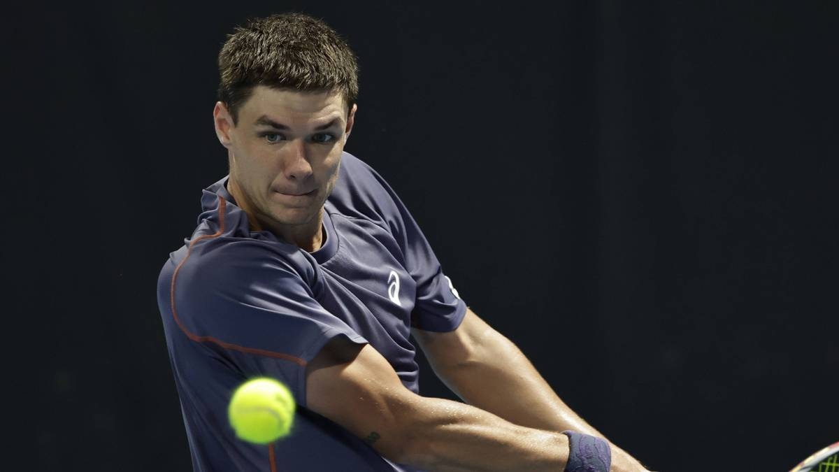 ATP Qualifiers in Eastbourne: Kamil Majchrzak - Jenson Brooksby. Live coverage and live results