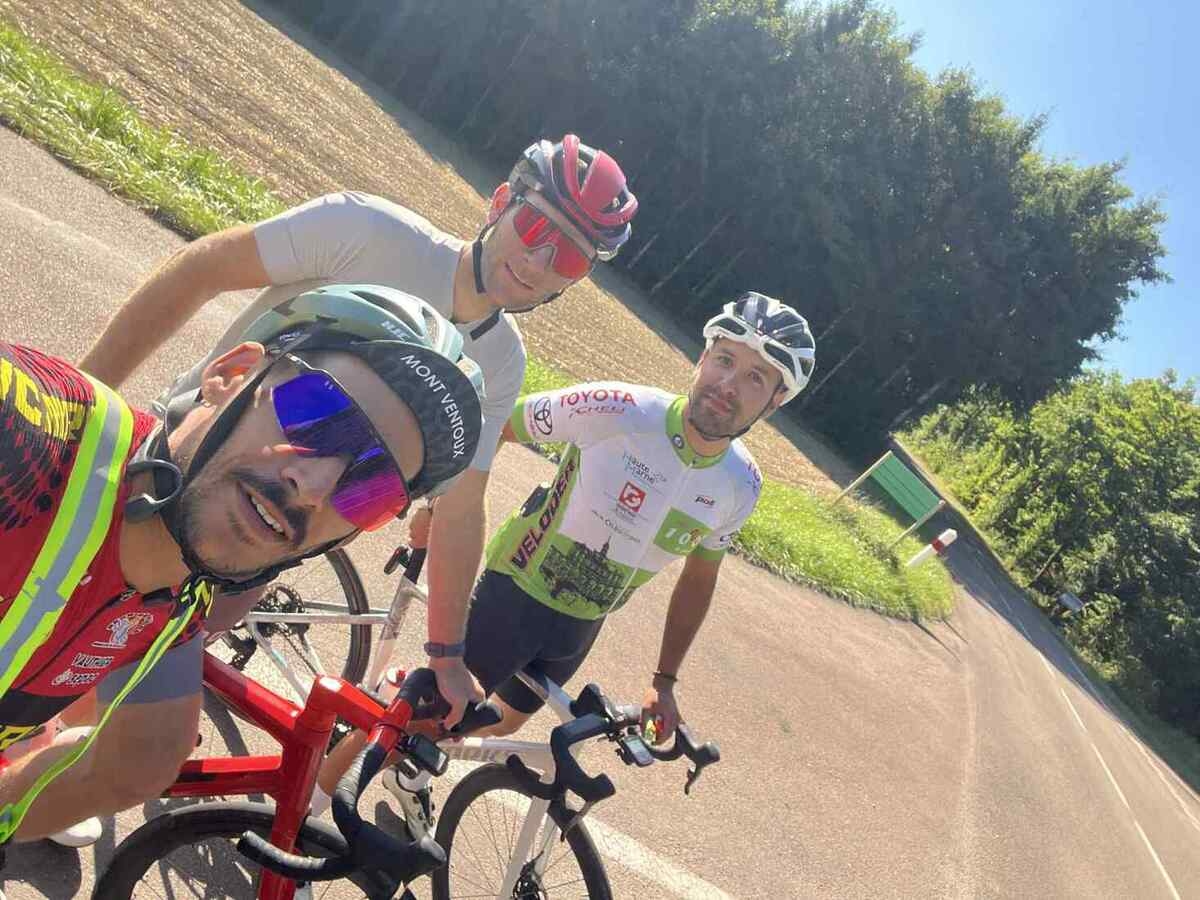 Primeros pedaleos de Teddy Monteiro hacia Loivos Da Ribeira