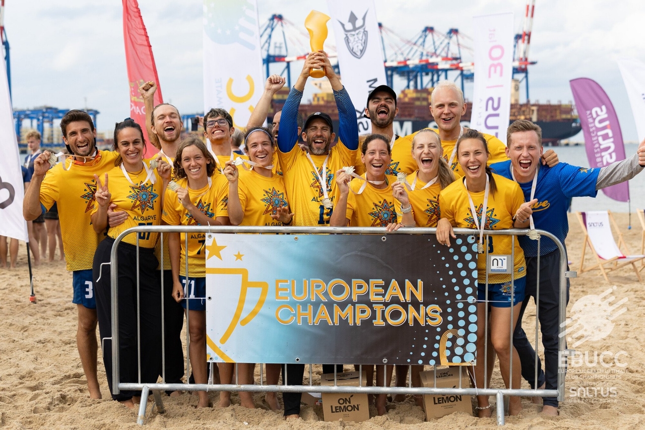 CPUP gana el oro en Beach Ultimate Frisbee