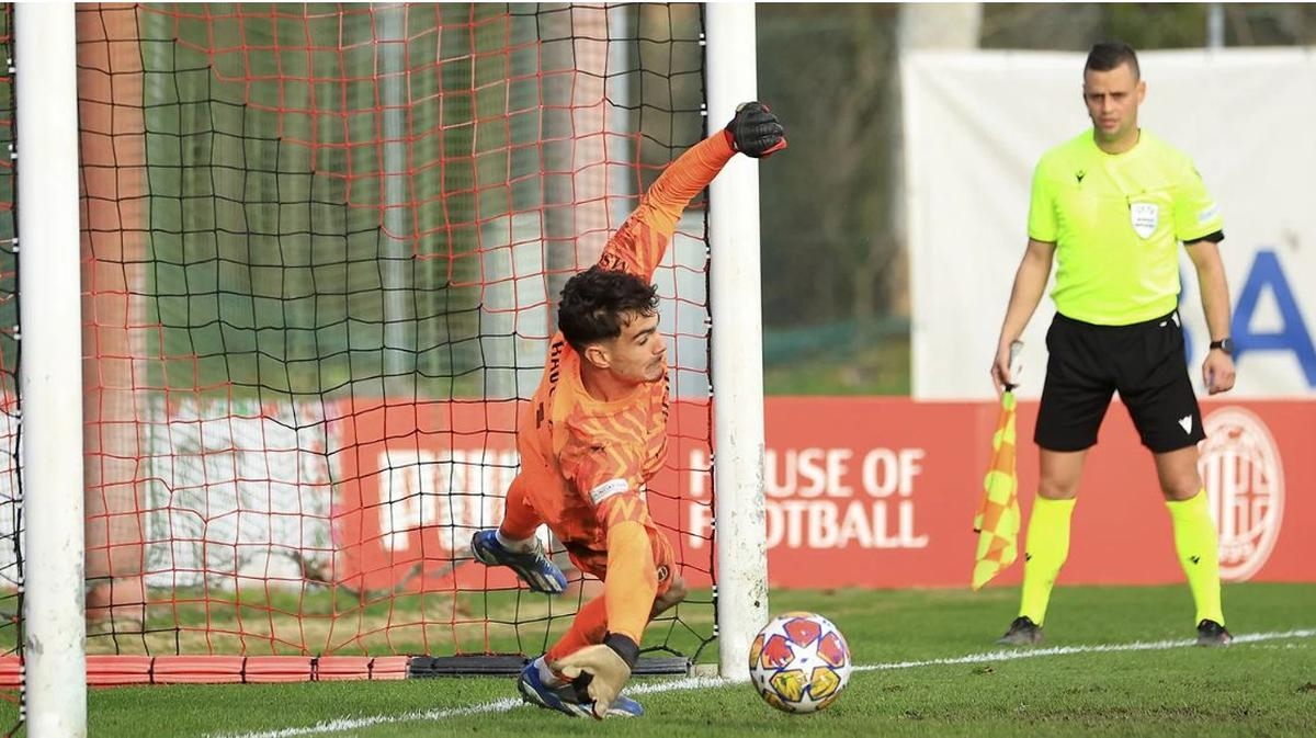 Pau FC has its new striker... and soon its goalkeeper