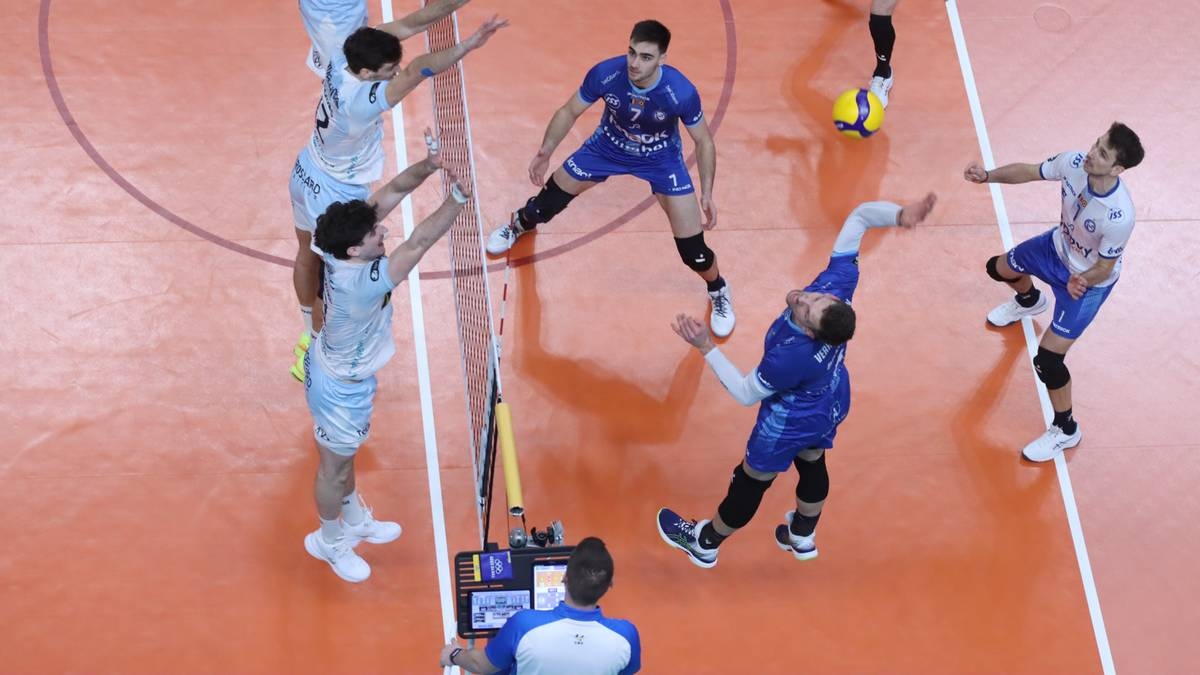 CEV Herenvolleybalbeker: Tours VB - Knack Roeselare. Live verslaggeving en live resultaten