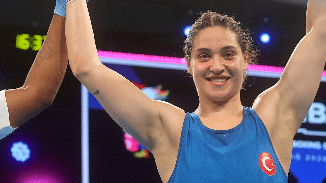 ¡Büşra Işıldar está en la final del Campeonato Mundial de Boxeo!