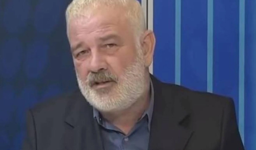 Ali Tezel zum lachenden AKP-Mitglied: „Natürlich ist das lustig für jemanden, der 190.000 Renten und 250.000 Abgeordnetengehälter bezieht.“