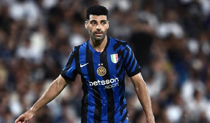 Yıldız futbolcu İran'da mahsur kaldı