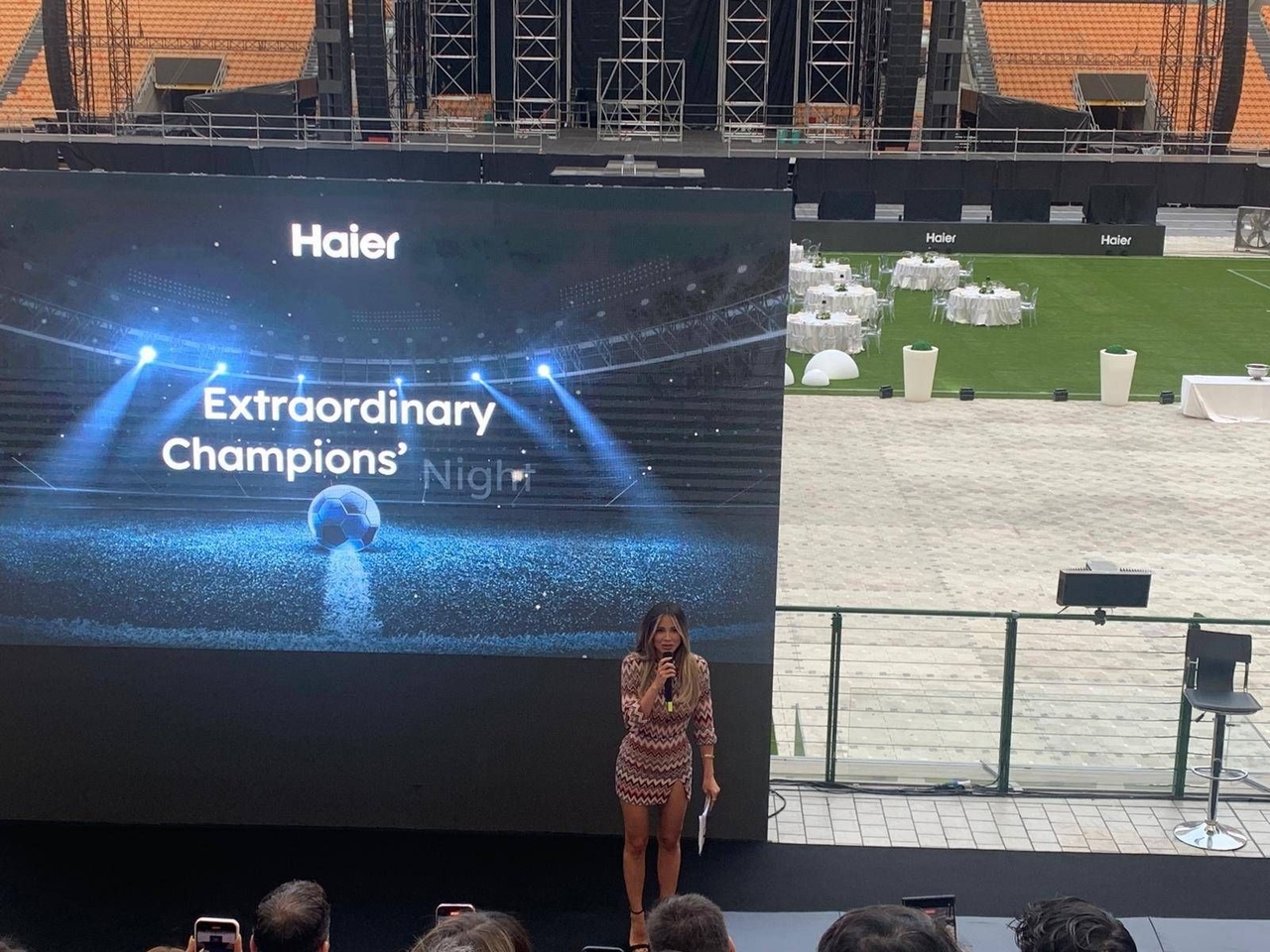 Haier Show en San Siro con Diletta Leotta para el lanzamiento de nuevos Smart TV y la asociación con Dazn