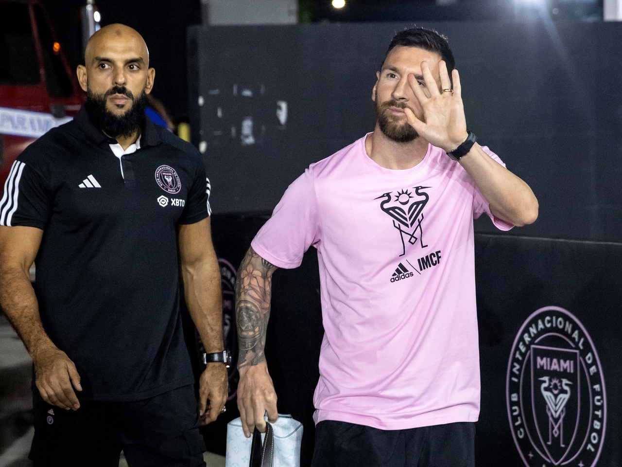 Lionel Messi'nin koruması, Lig Kupası'ndaki "uygunsuz davranışı" nedeniyle görevden uzaklaştırıldı