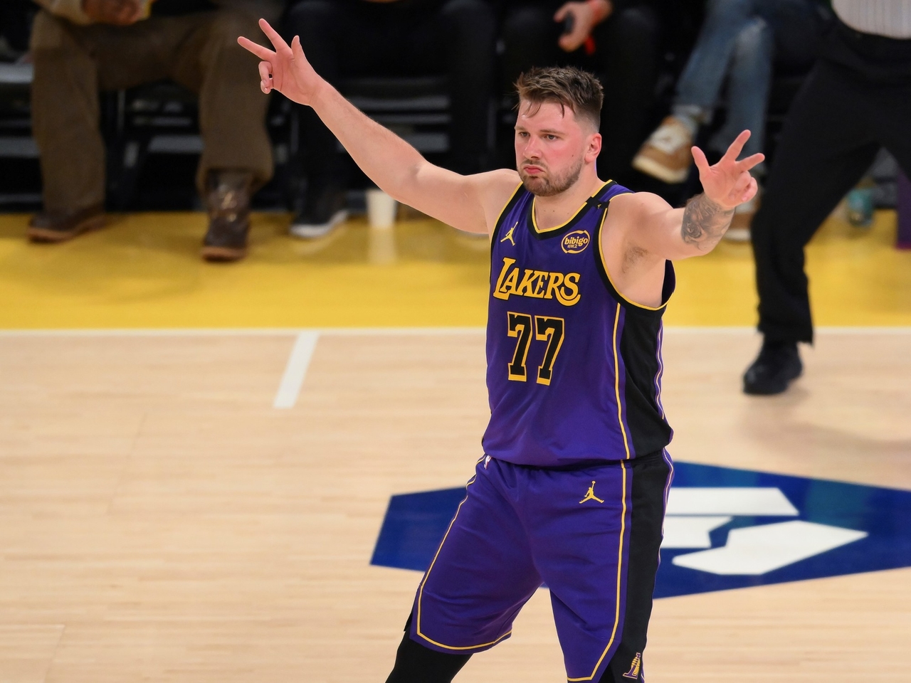 Luka Doncic e sua rápida vingança após a rejeição dos Mavericks: primeiro triplo-duplo dos Lakers e vitória em seu "jogo especial" contra o Dallas