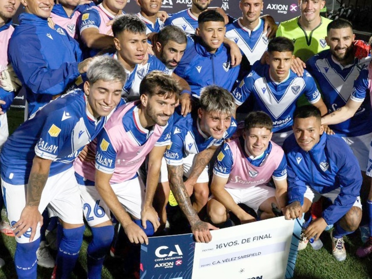 Vélez hizo un gol después de 847 minutos: sufrió con Midland pero avanzó en la Copa Argentina por un penal de Braian Romero