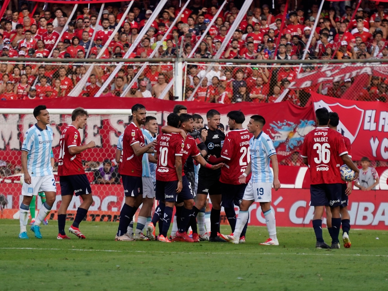 Les arbitres de la 10e journée du Tournoi de Clausura 2025 : qui officieront le derby d'Avellaneda entre le Racing et l'Independiente.