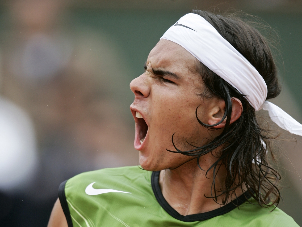 Rafael Nadal, omaggiato al Roland Garros: il lato B della sua storia d'amore con il pubblico francese, iniziata tra fischi e lo stigma del doping.