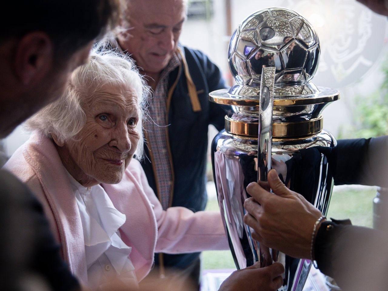 Platense champion: the squad's spectacular surprise for the 98-year-old grandmother who learned of the title from the newspaper headlines