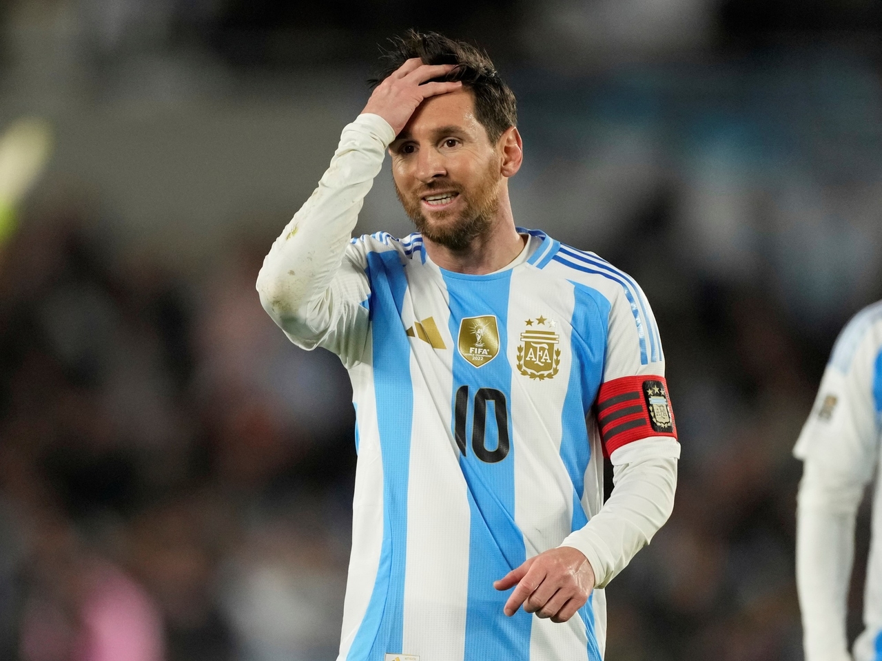 Lionel Messi è tornato a giocare in casa, ha ricevuto l'affetto della gente e gli è bastato un gol per allungare un record e cercarne un altro.