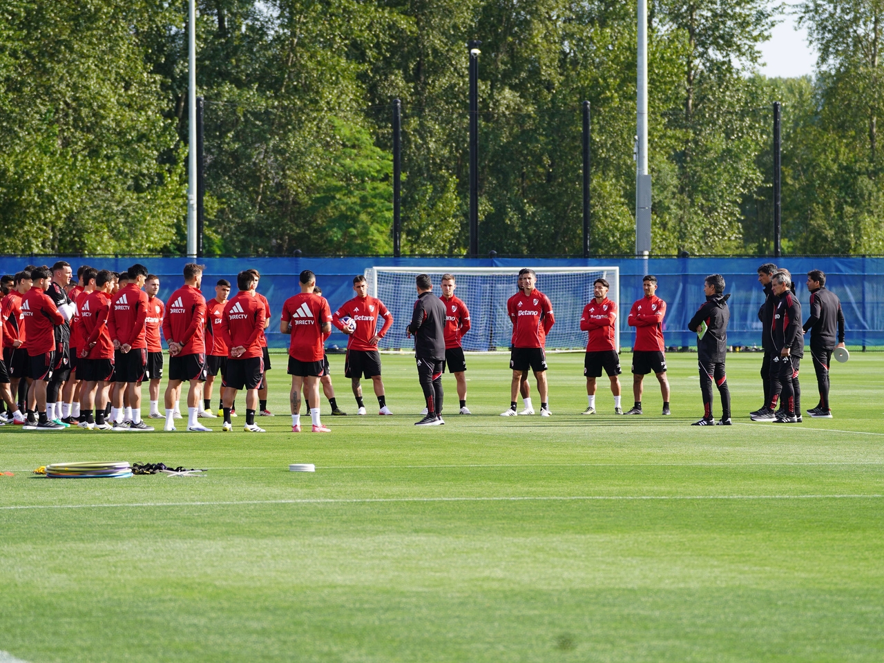 Klubowe Mistrzostwa Świata: Po ogłoszeniu pięciu ważnych wiadomości i rozmowie z Gallardo, River odbył swój pierwszy trening w Seattle.