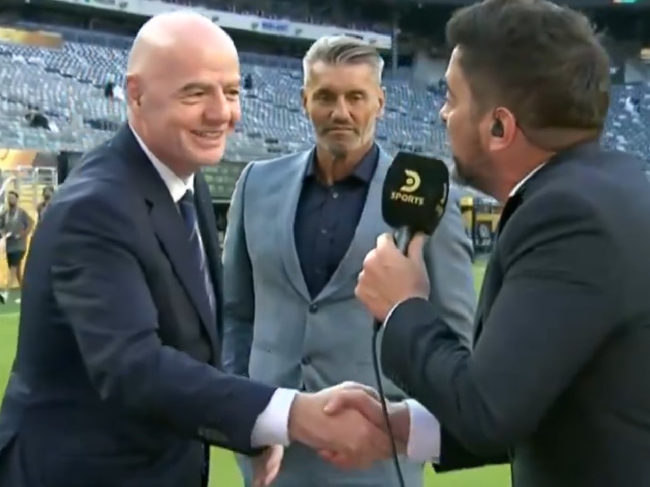 Gianni Infantino è apparso su un cellulare della TV durante il Mondiale per Club e Sergio Goycochea lo ha sorpreso con una richiesta inaspettata.