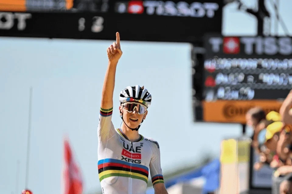 Pogacar wins at the top of Hautacam