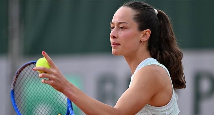 Zeynep Sönmez, Wimbledon'da ikinci tura çıkan ilk Türk kadın tenisçi oldu