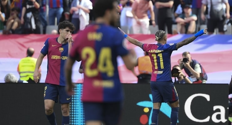 Barcelona versloeg Real Madrid met 4-3