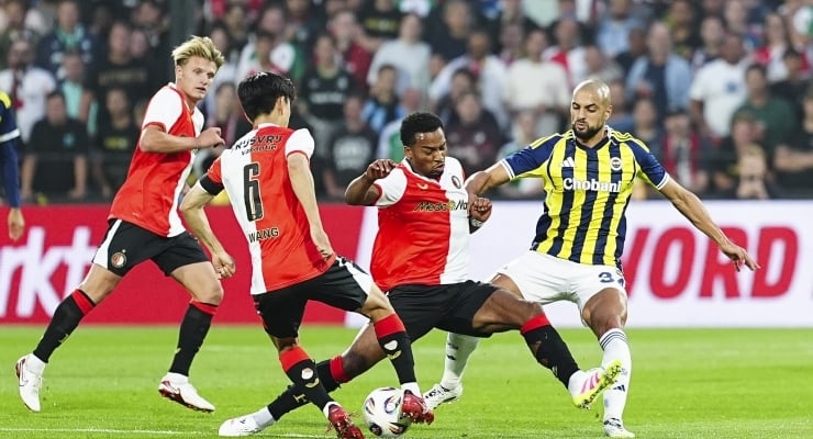 Qualifikationsrunde der UEFA Champions League: Feyenoord schlägt Fenerbahçe 2:1