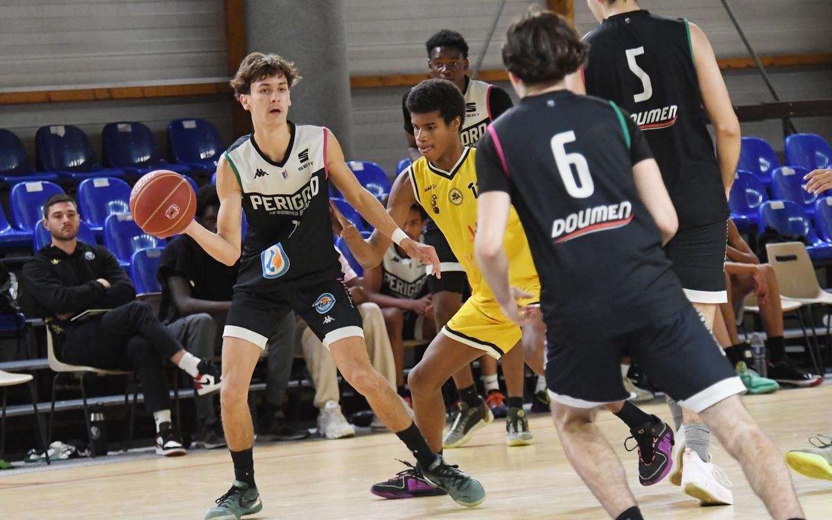 Boulazac basketball Dordogne under 18s
open a new chapter in the French championship