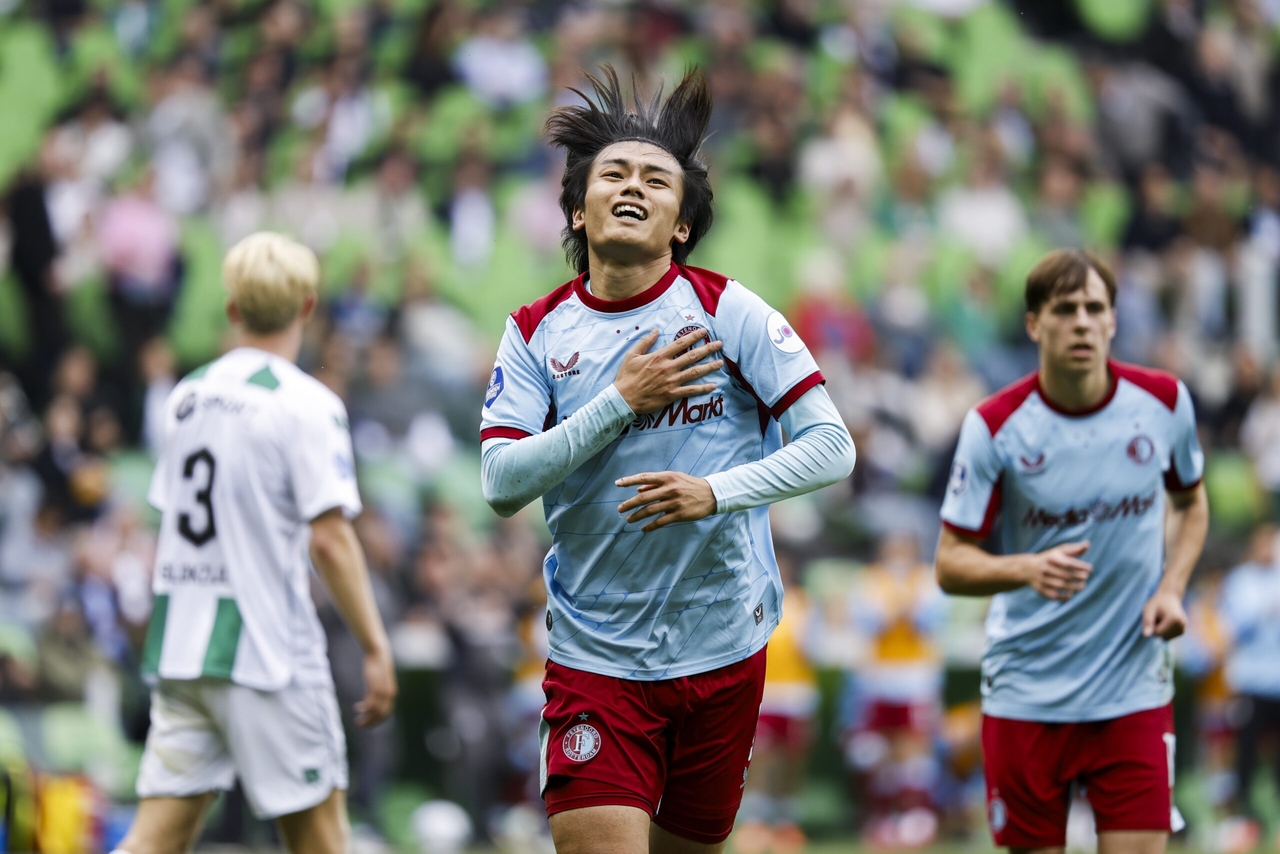 Feyenoord maintain three-point lead with gritty win in Groningen
