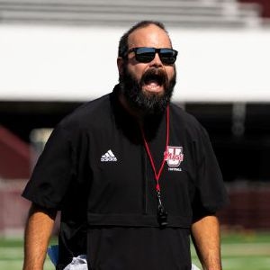 El nuevo entrenador de fuerza George Greene es elogiado por su impacto en la plantilla de fútbol de UMass