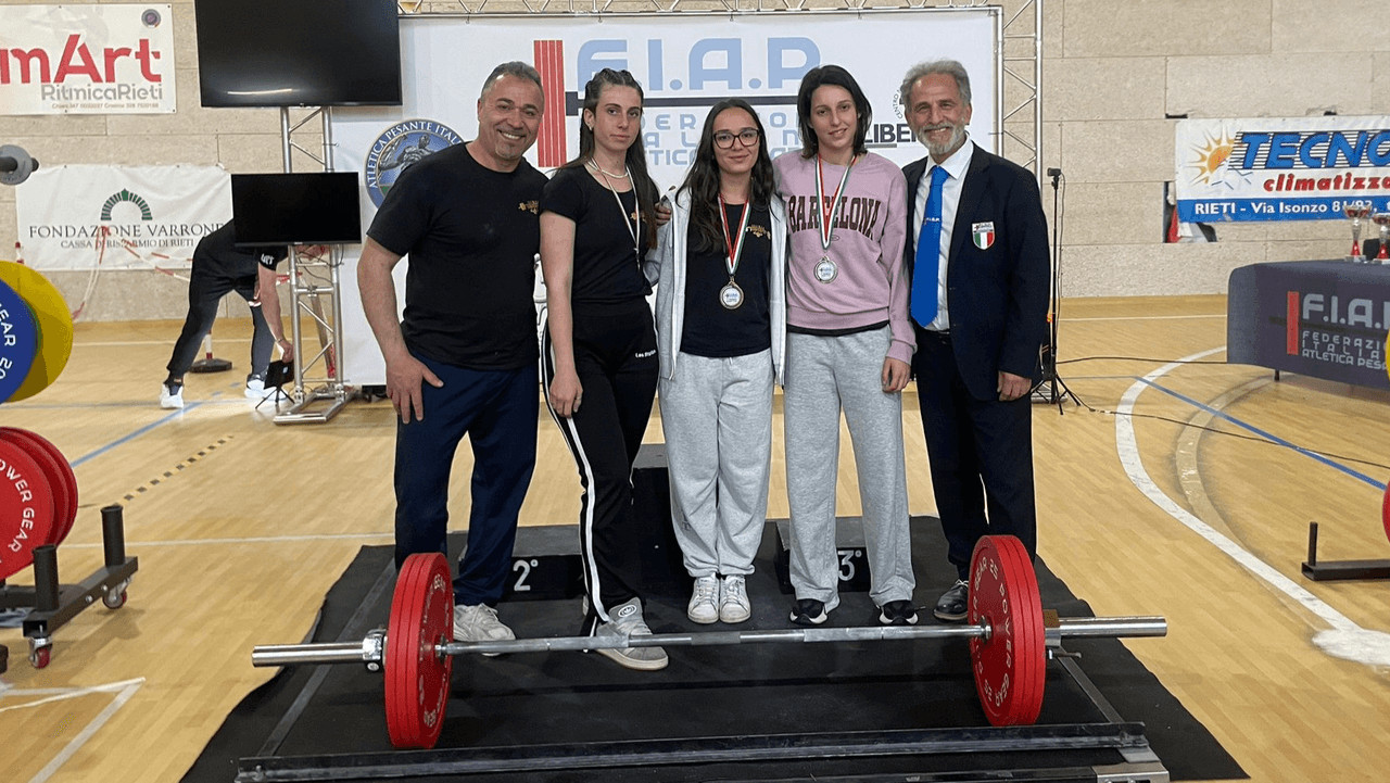Ischia Powerfit brilha na Copa Italiana de Powerlifting Feminino em Rieti: pódio para duas atletas