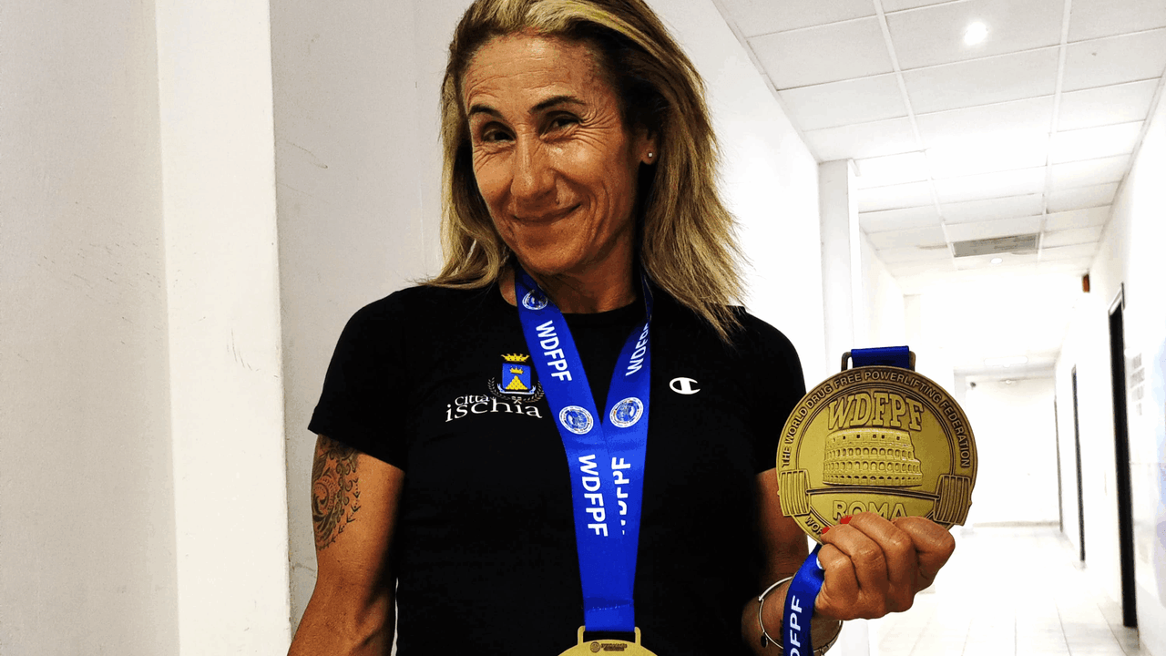 Антонелла Джентиле побеждает на чемпионате мира по пауэрлифтингу 2025 года: золото в жиме штанги лежа в Риме