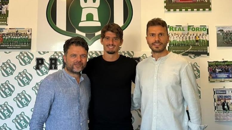 Simone D'Alessandro revient sous le maillot vert et blanc : un retour palpitant pour le Real Forio.