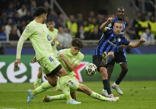 Inter, futbola bir övgü olarak Şampiyonlar Ligi'nde Barça'yı eledi.